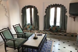 lake-view-suite-no-107